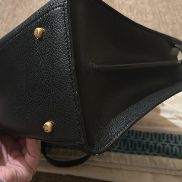 Tory Burch Med. Tote - Picture 4 of 16